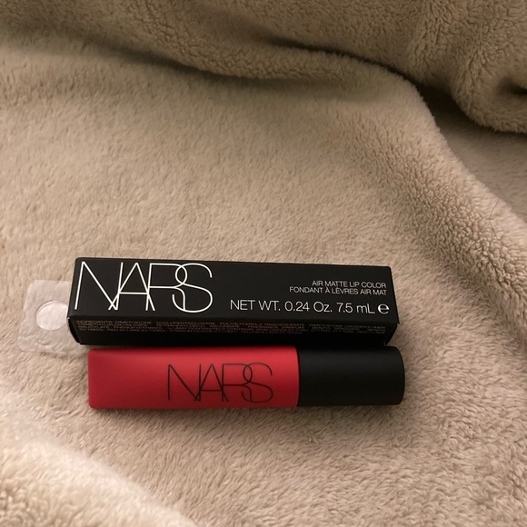 NARS Air Matte Liquid Lipstick- Dragon Girl - Picture 3 of 3